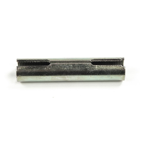 Parallelism adjustment sleeve