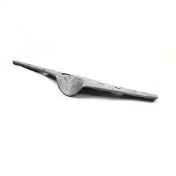 Front seal between chassis and right front wing D8182-2